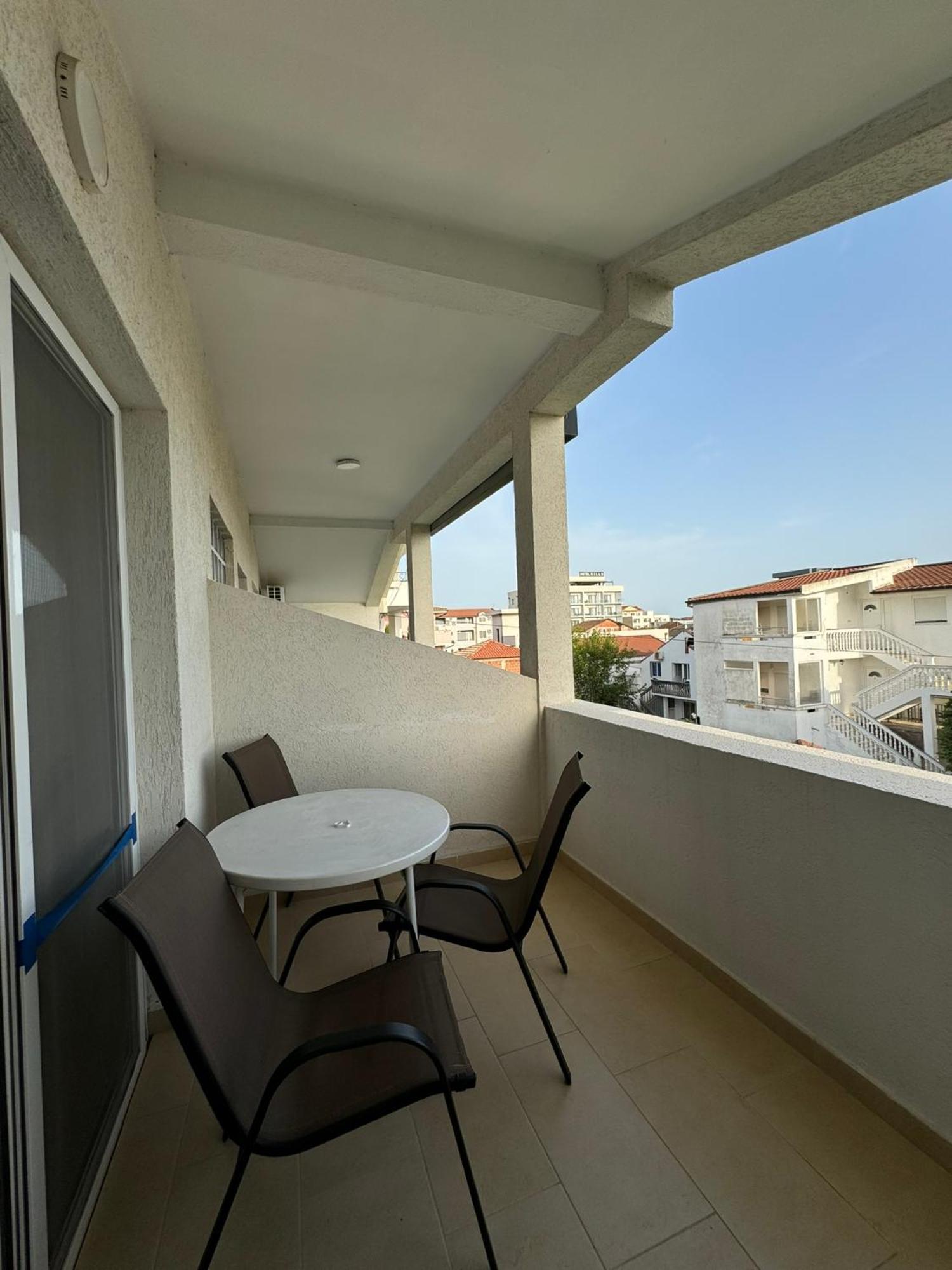 Berin Apartments Ulcinj Bagian luar foto